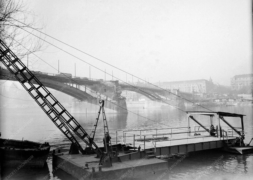 Építőipar – A Margit híd újjáépítése