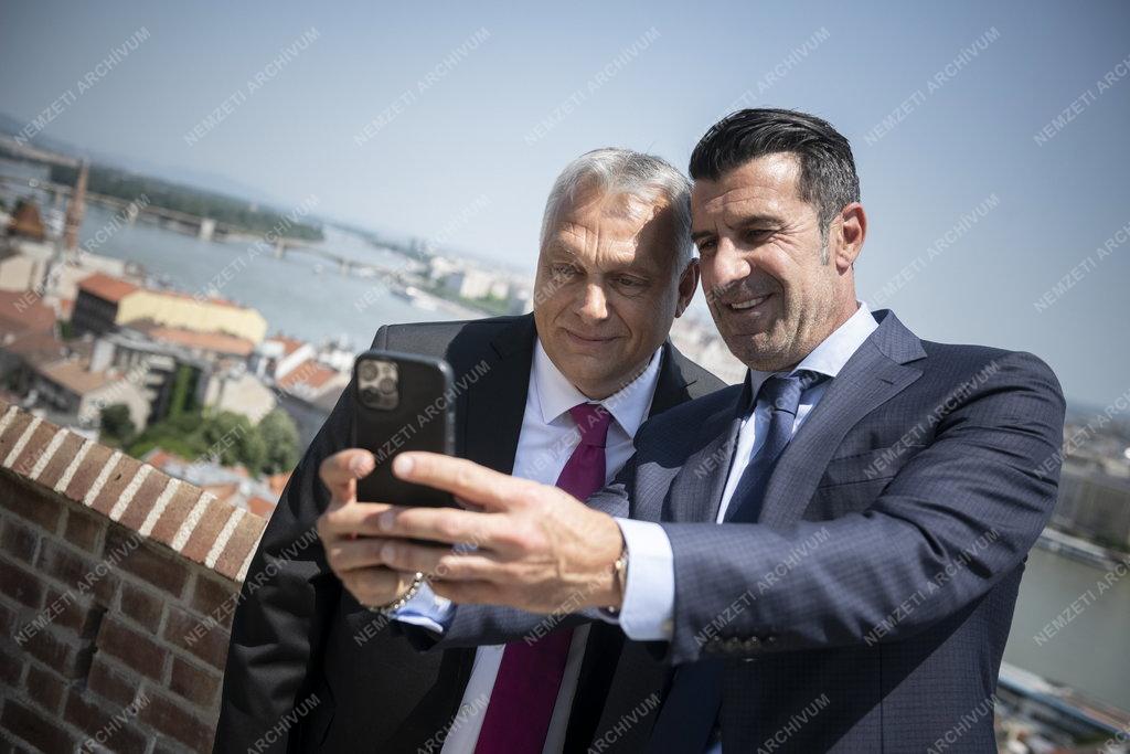 Orbán Viktor fogadta az UEFA vezetőit