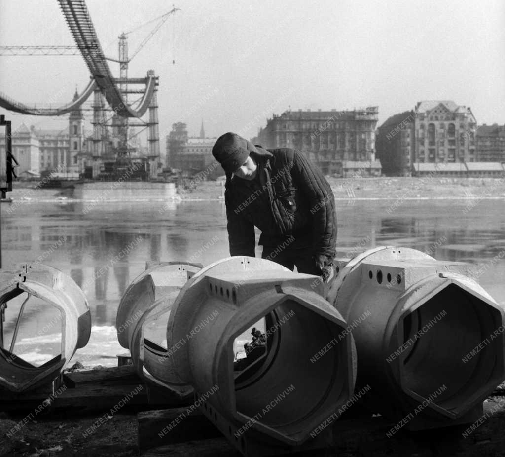 Hídépítés - Az Erzsébet híd építése