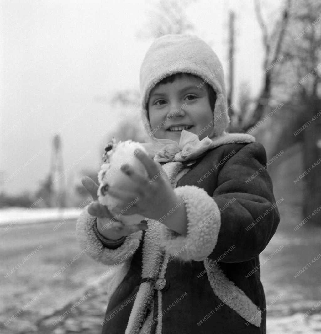 Időjárás - Lehullott az első hó Budapesten