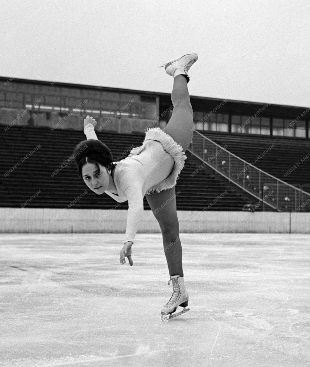 Sport - Műkorcsolya-verseny