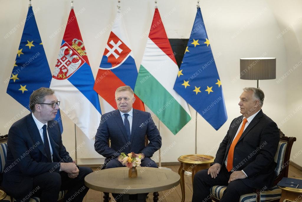 Magyar-szerb-szlovák csúcstalálkozó Révkomáromban