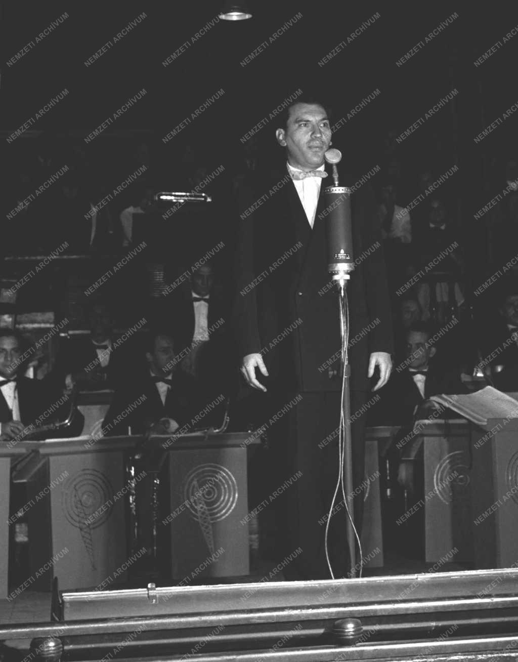 Kultúra - Könnyűzene - A Rádió Tánczenekara