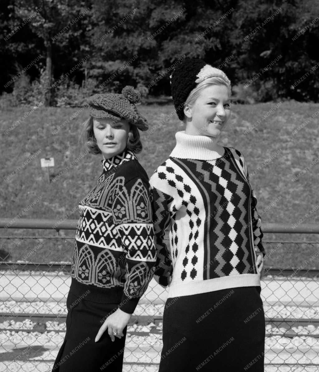 Divat - Budapest Kötő Háziipari Szövetkezet őszi-téli kollekciója