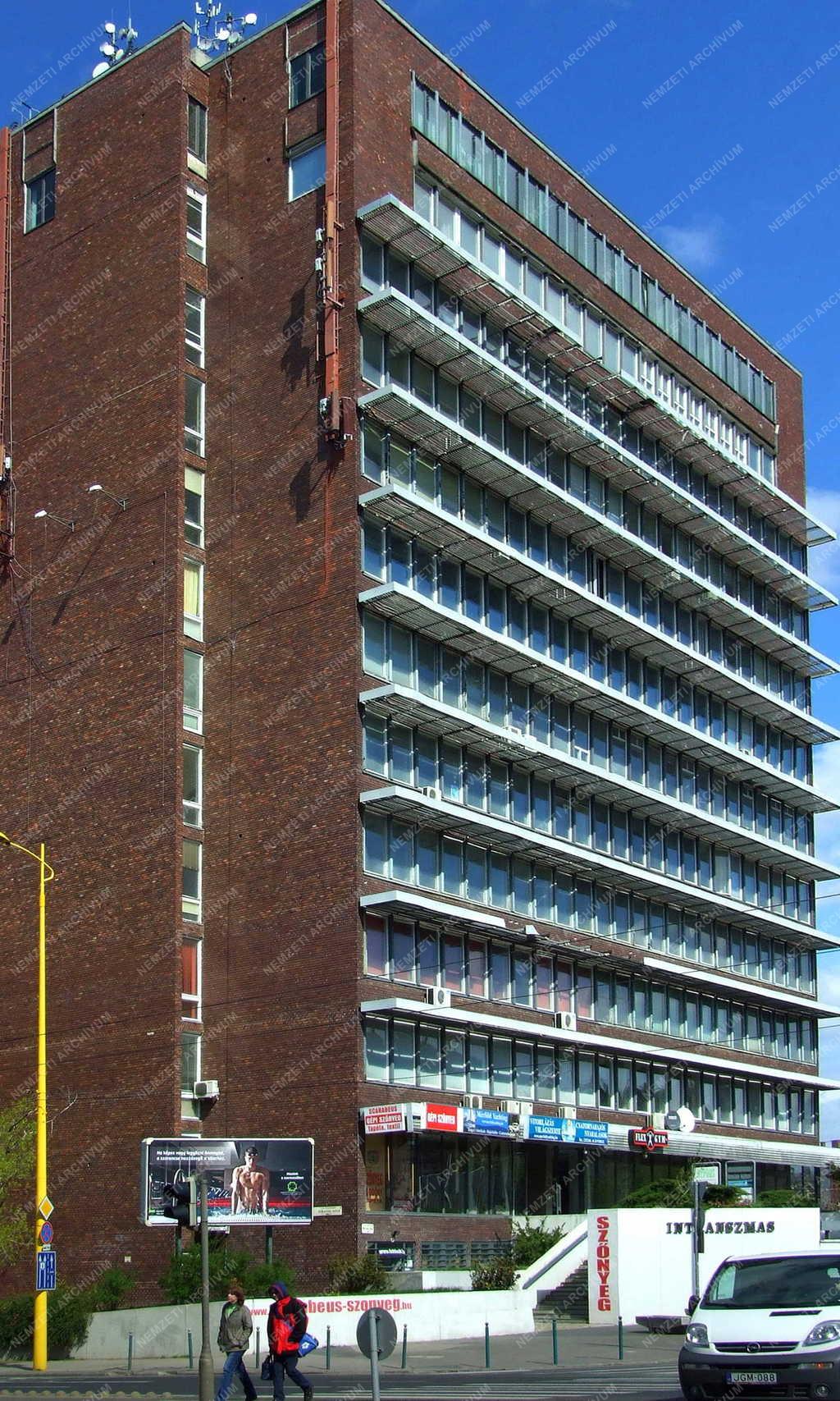 Budapest - Irodaépület - Intranszmas