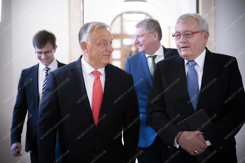 Orbán Viktor az Eurochambres vezetőjével tárgyalt