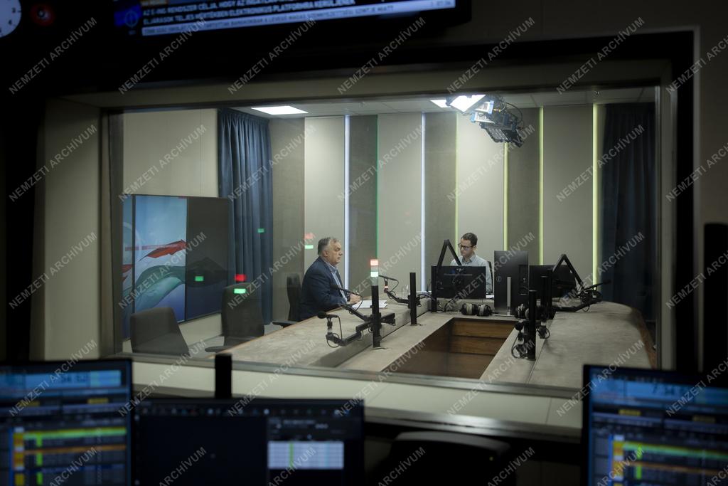 Miniszterelnöki interjú a Kossuth rádióban