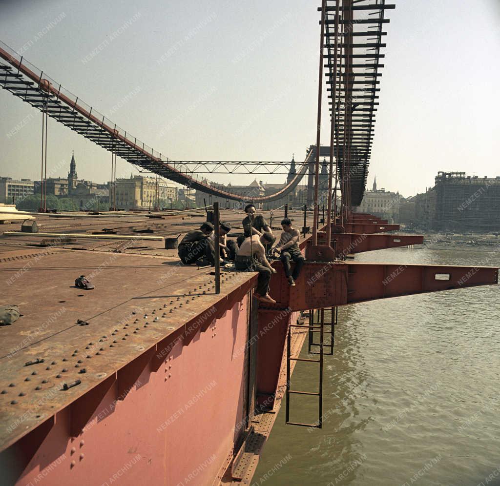 Építkezés - Épül az Erzsébet híd   