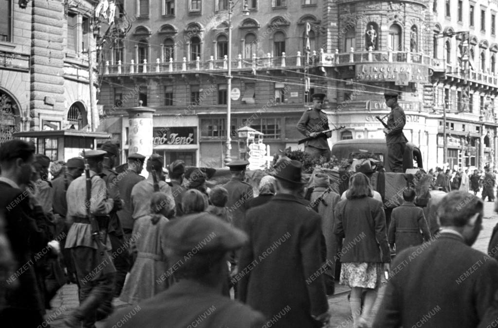 Történelem - Szovjet katonák temetése