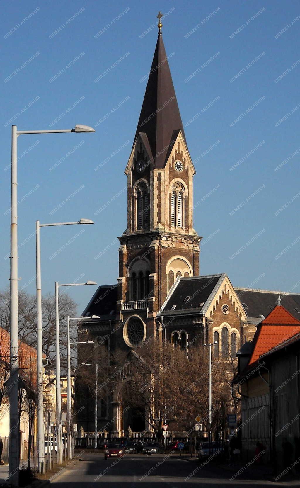 Egyházi épület - Budapest - A Magyarok Nagyasszonya templom 