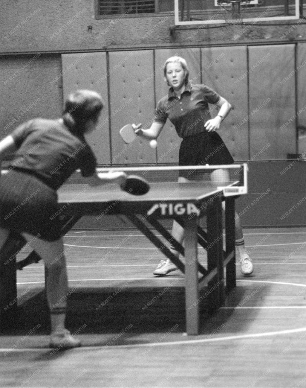 Sport - Asztalitenisz OB a Sportcsarnokban - Női egyéni dönt