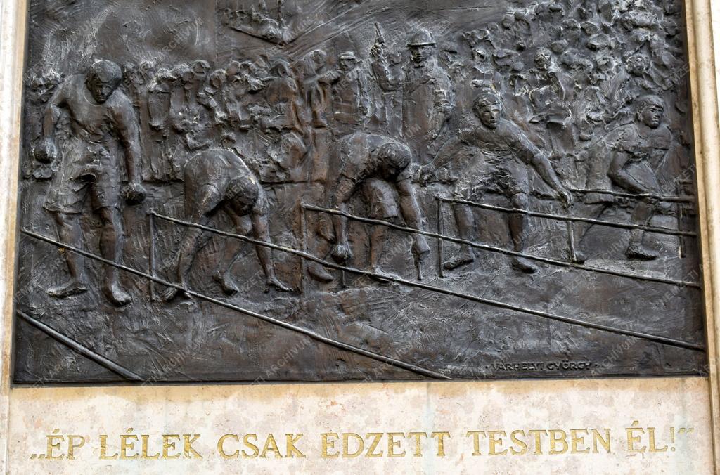 Kultúra - Budapest - Magyar Athletikai Club emlékműve