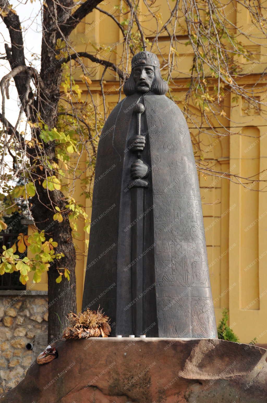 Városkép - Tapolca - Szent István-szobor 