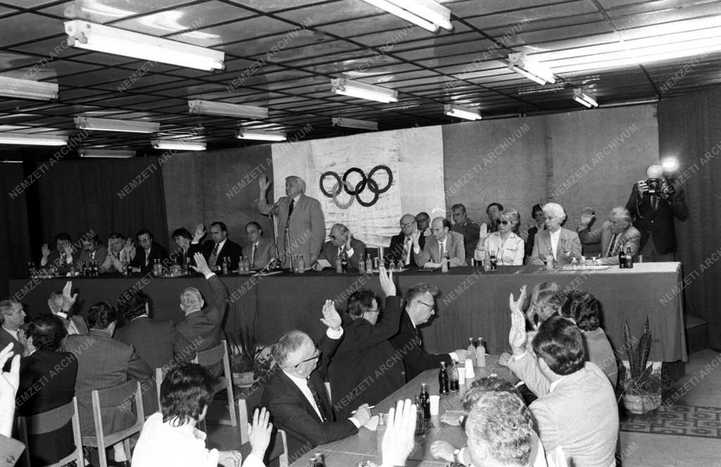 A MOB ülése - Los Angeles-i olimpiai részvétel