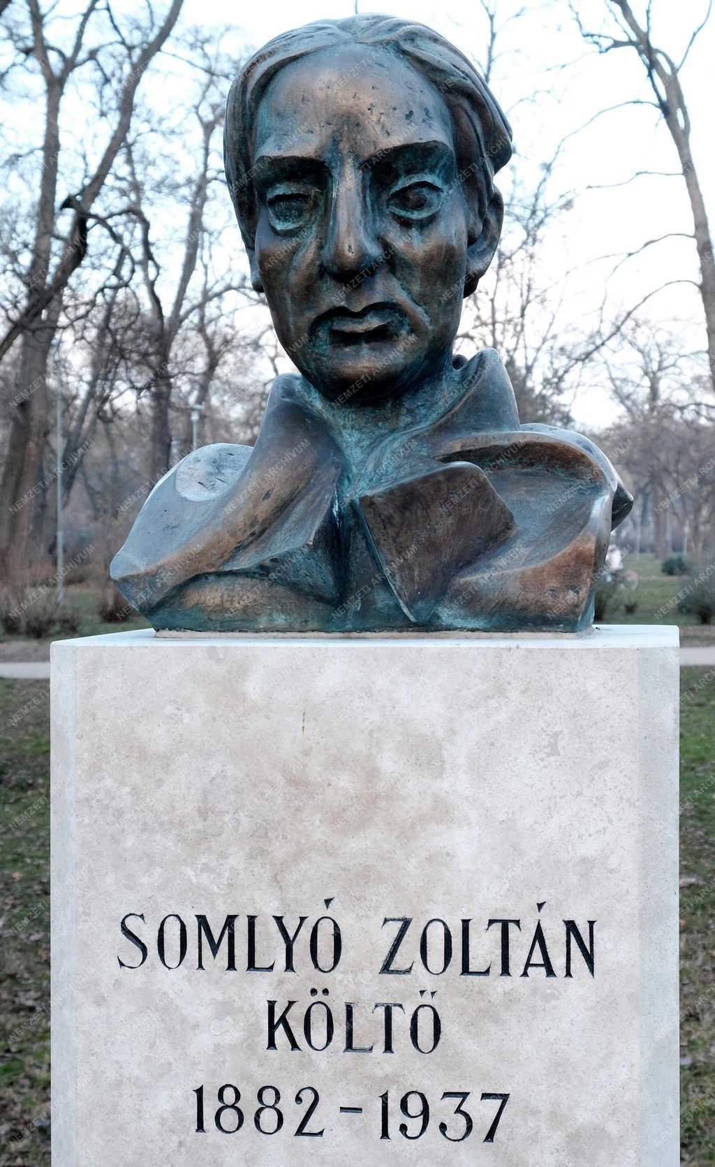 Köztéri szobor - Budapest - Somlyó Zoltán