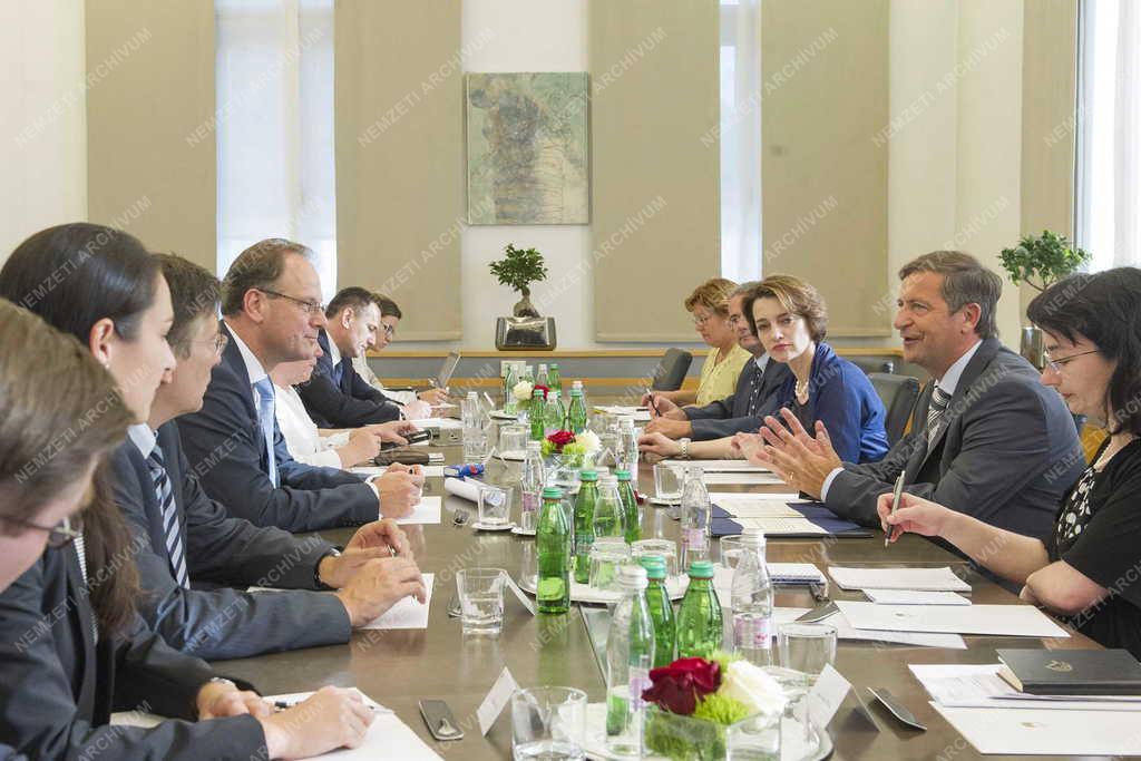 Navracsics Tibor külgazdasági és külügyminiszter Ljubljanában