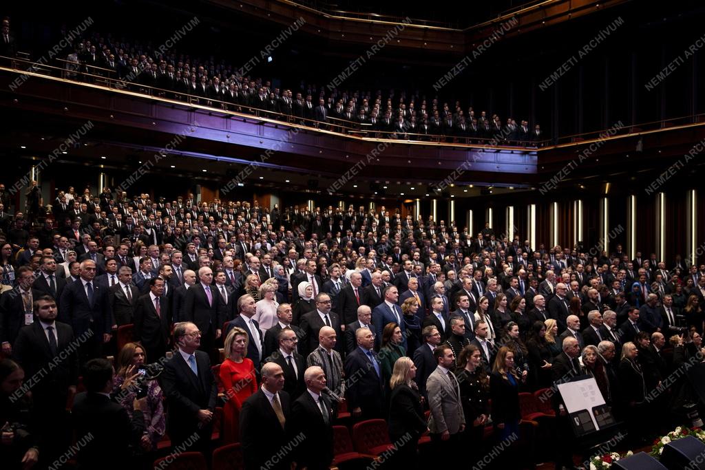 Orbán Viktor és Sulyok Tamás Törökországban