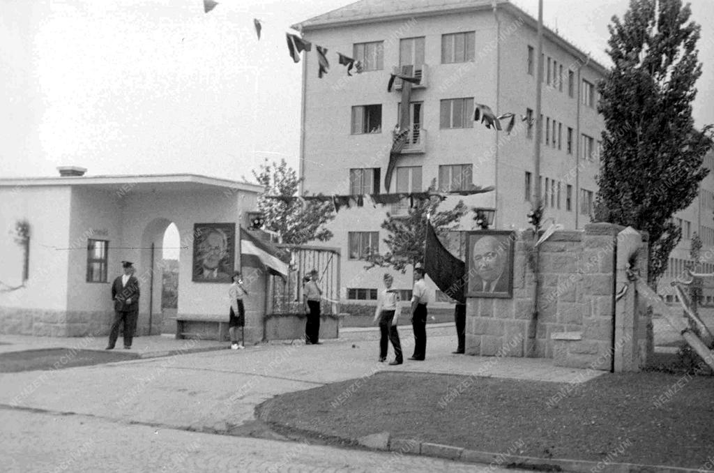 Egészségügy - A  szolnoki tüdőkórház avatása