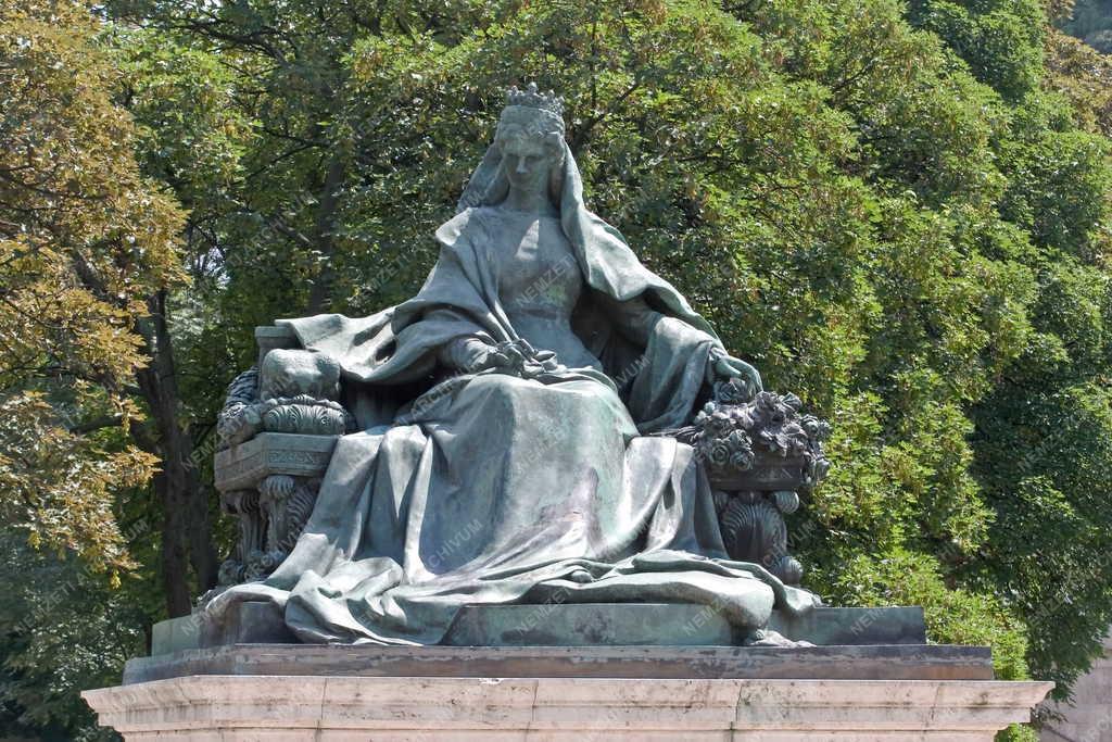 Emlékmű - Budapest - Erzsébet királyné szobra
