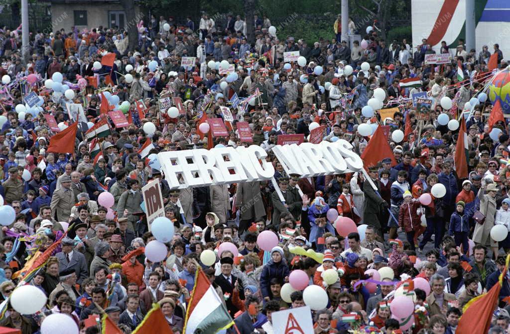 Ünnep - Május 1. - Fővárosi dolgozók felvonulása