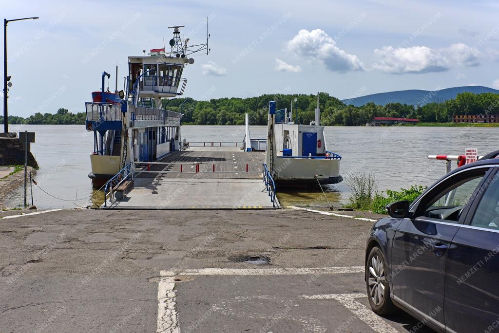 Közlekedés - Vác - Váci Komp