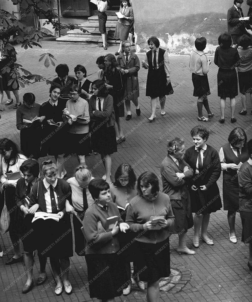 Katolikus gimnázium