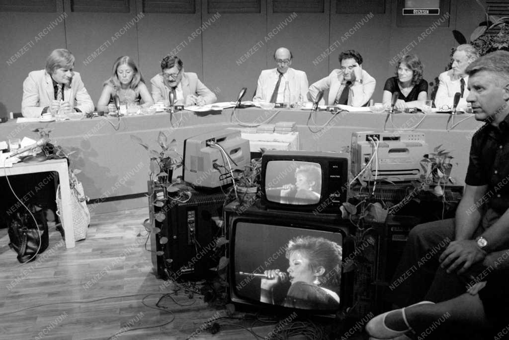 Kultúra - A Ki mit tud? '83 vetélkedő zsűrije