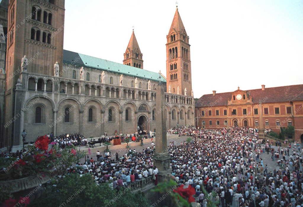 Vallás - Billy Graham Magyarországon 