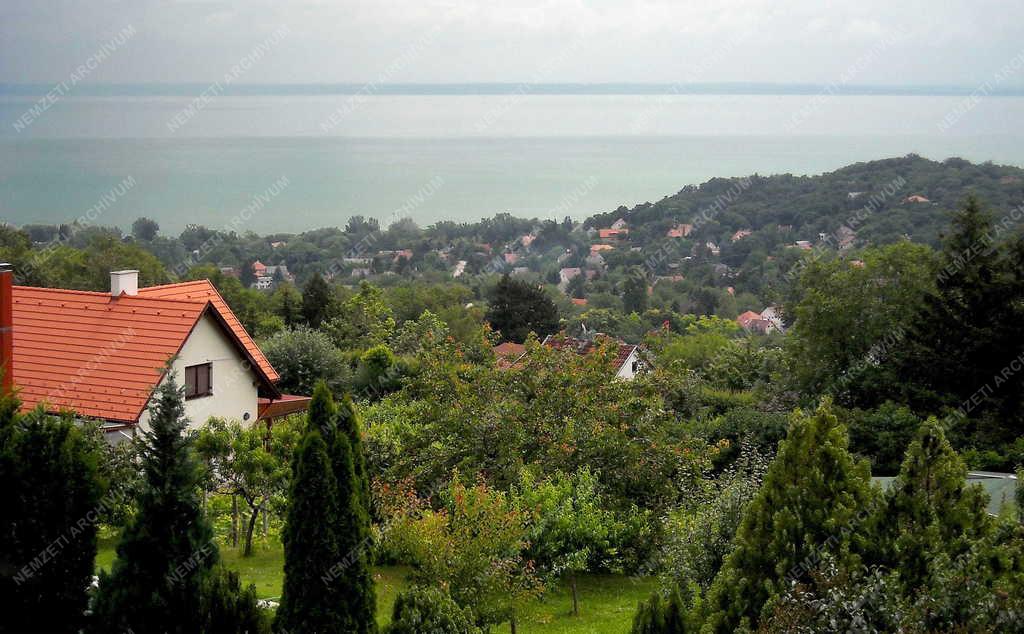 Tájkép - Balatonalmádi - Balaton-parti panoráma