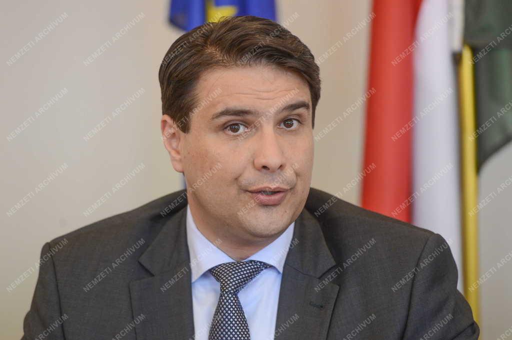 Mesterházy Attila Brüsszelben