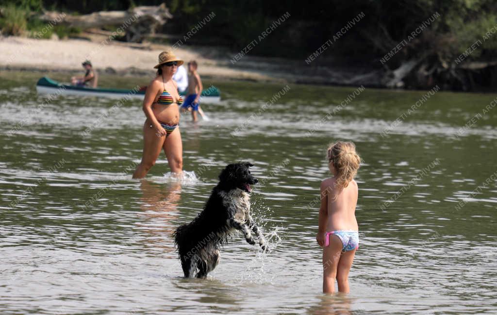 Szabadidő - Nagymaros - Strandolás