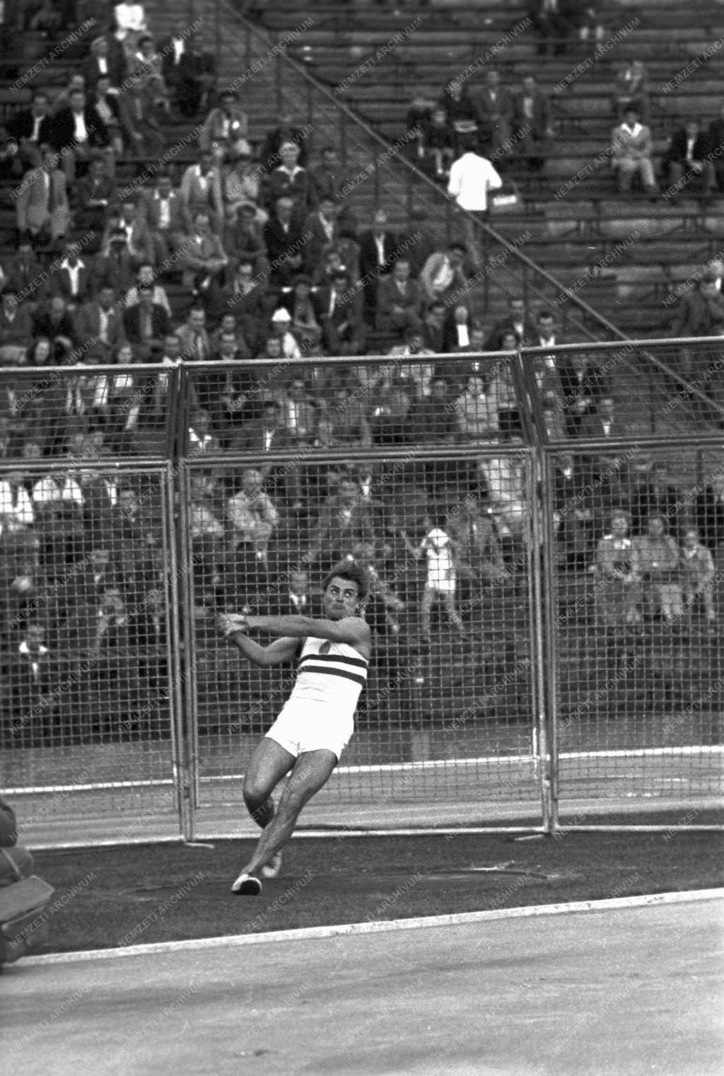 Sport - Atlétika - Csermák József kalapácsvető csúcsot dob