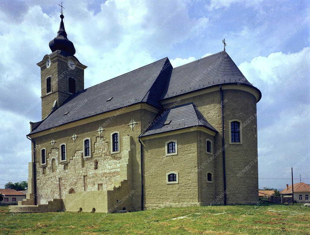 Kultúra - Műemlék - A feldebrői templom