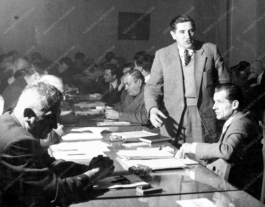 Belpolitika - Munkásönkormányzatot előkészítő bizottság ülése