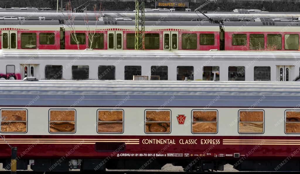 Közlekedés - Budapest - Vonatok a Déli pályaudvar rendezőterén
