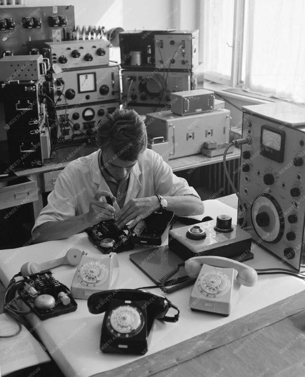 Ipar - Elektrotechnika - Új típusú telefonkészülékek 