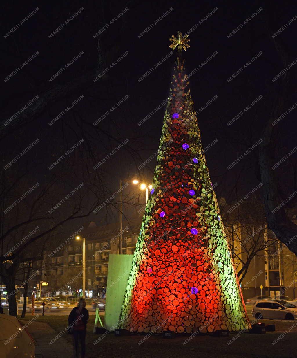 Városkép - Budapest - Kőbánya karácsonyfája