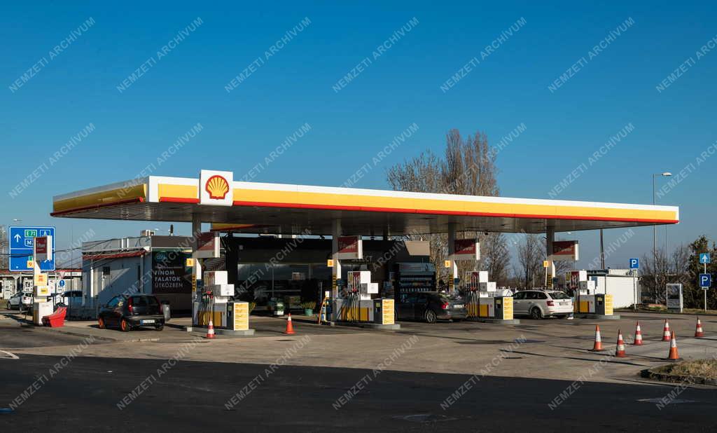 Energia - Közlekedés - Shell üzemanyagtöltő állomás Székesfehérvárnál