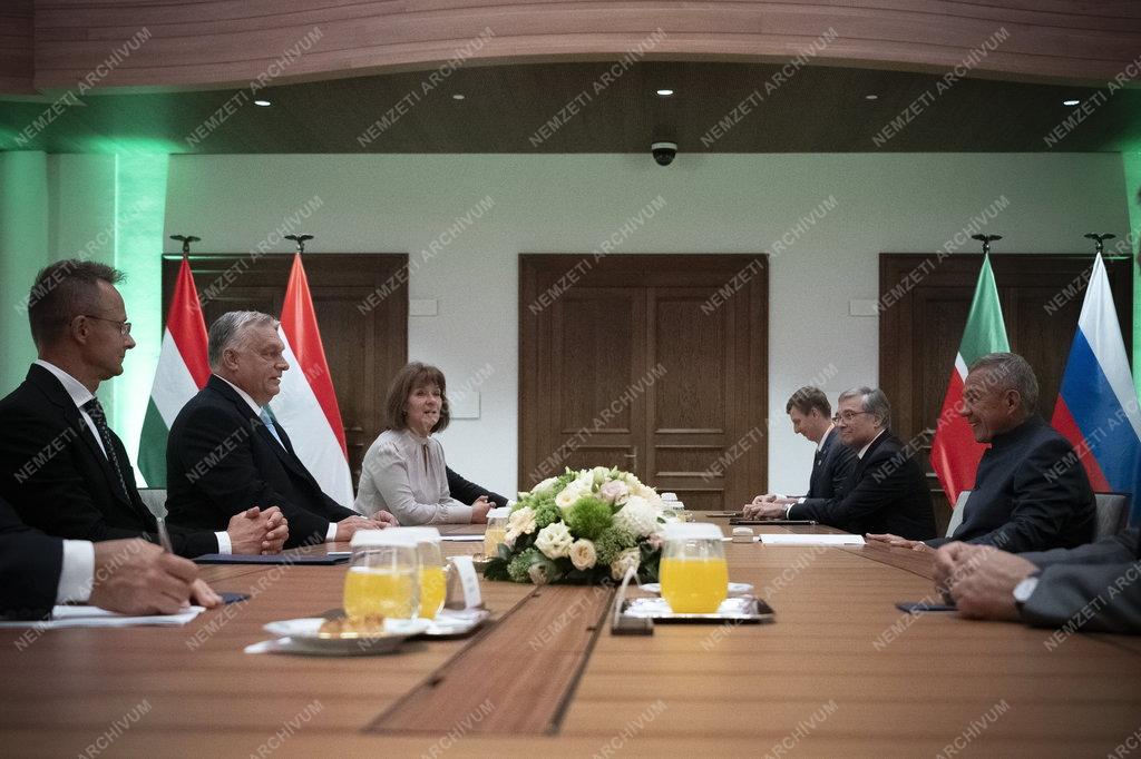 Tatárföld vezetőjével tárgyalt Orbán Viktor