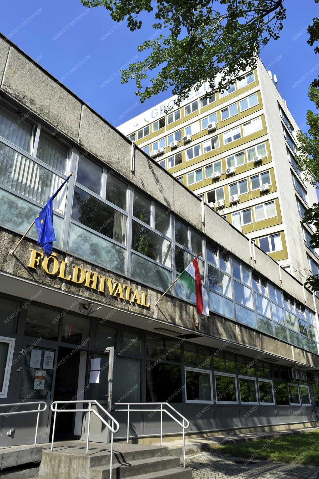 Közigazgatás - Budapest Főváros Kormányhivatalának Földhivatali Főosztály
