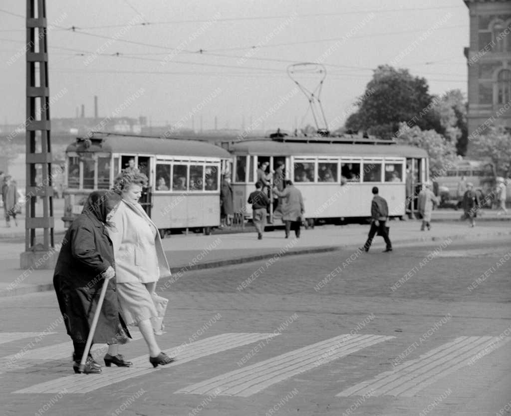 Városkép - Közlekedés - Szabadság híd