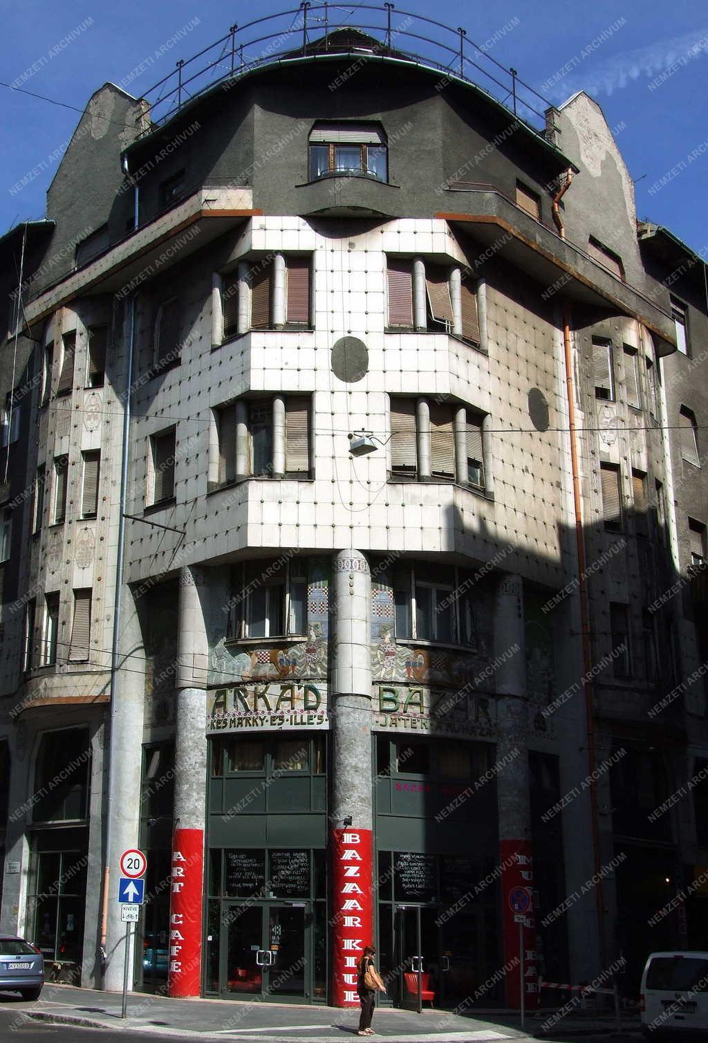 Kereskedelem - Árkád Bazár a Dohány utcában