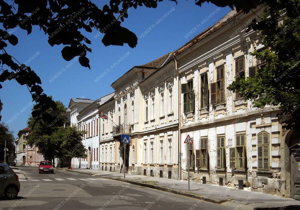 Városkép - Székesfehérvár - A Szent István tér épületei