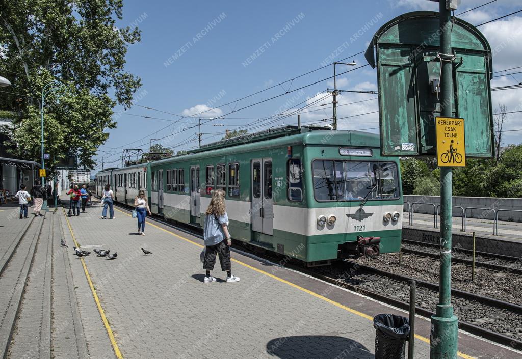 Közlekedés - Budapest - H5 HÉV Szentlélek téri megálló