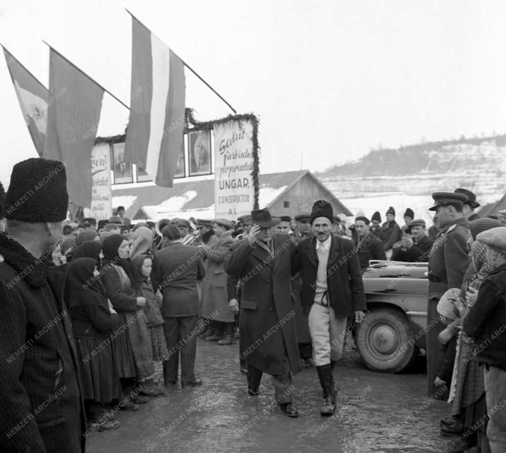 Külkapcsolat - Magyar párt- és kormányküldöttség Romániában