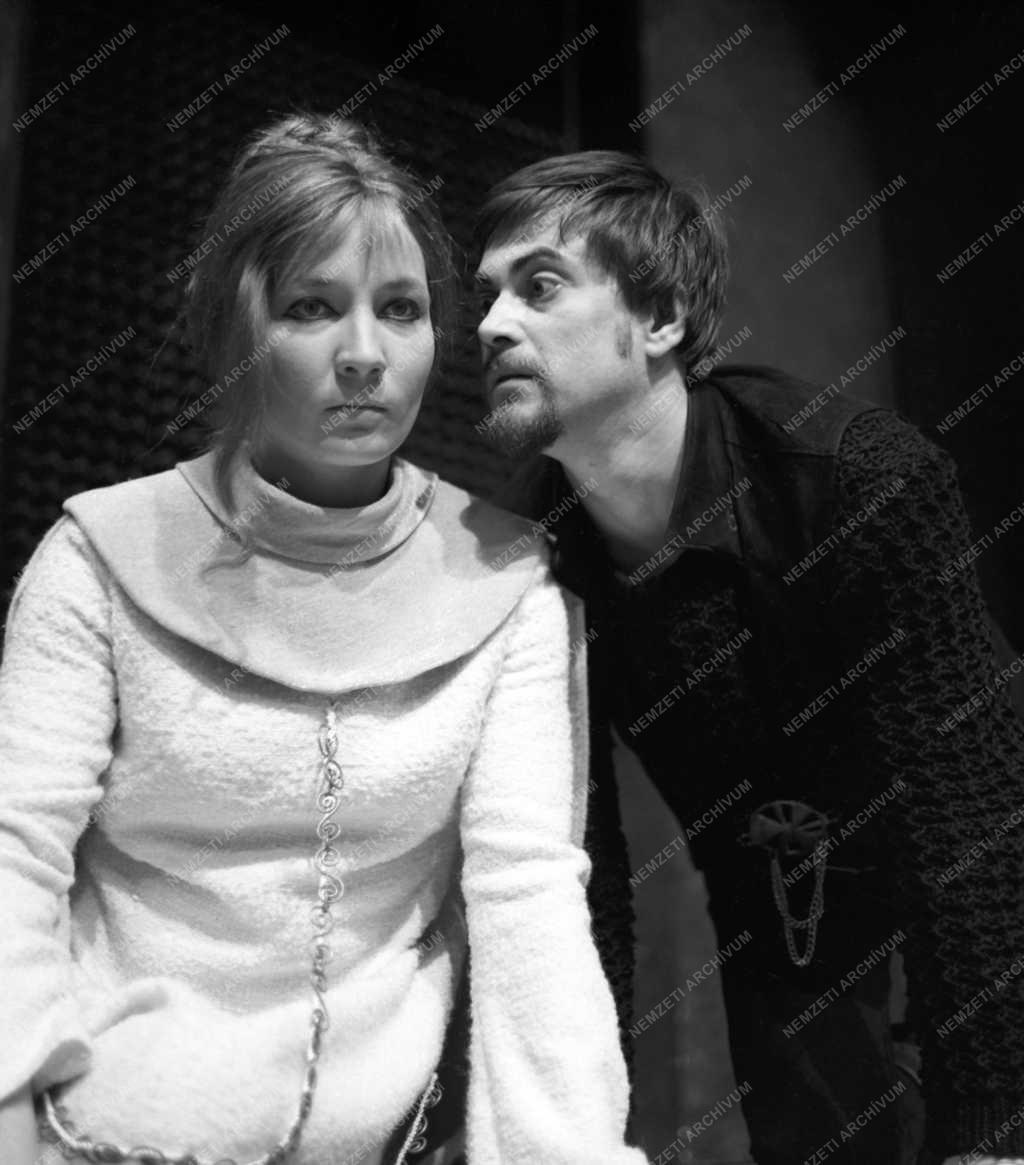 Kultúra - Színház - Shakespeare: Hamlet, dán királyfi