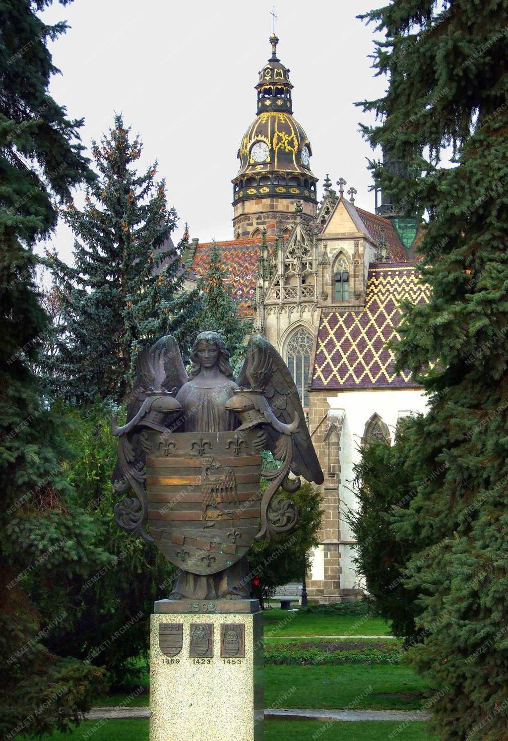 Köztéri szobor - Kassa - A város régi címere