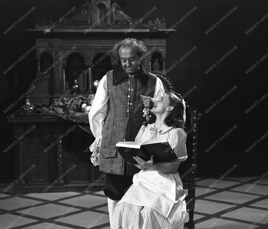 Kultúra - Televízió - A nők iskolája című tv-film forgatása