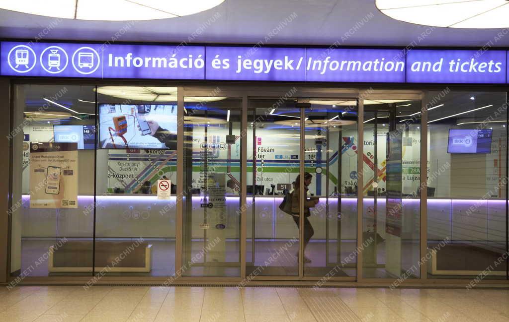 Közlekedés - Budapest - Kelenföldi vasútállomás aluljáró