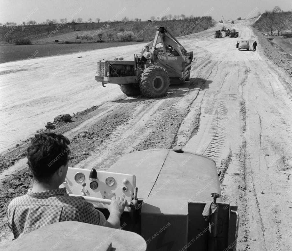 Útépítés - Közlekedés - Épül az új Bécs–Budapest nemzetközi műút 